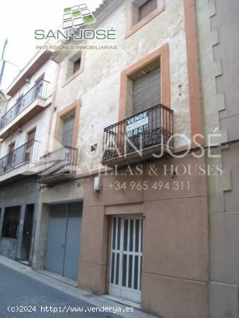 SE VENDE CASA PARA REFORMAR EN EL CENTRO DE ASPE - ALICANTE