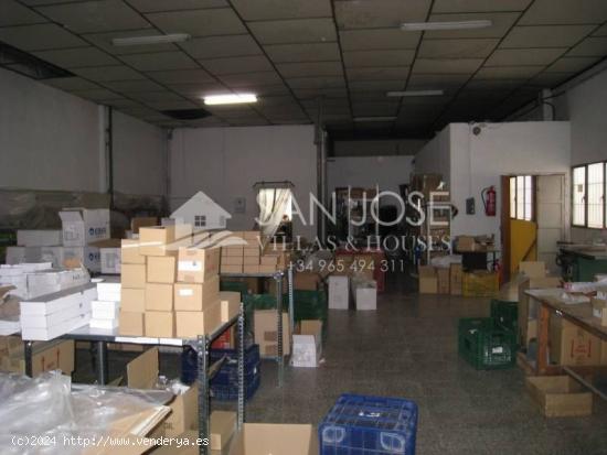 VENTA DE INMUEBLE DE DOS PLANTAS EN ASPE - ALICANTE