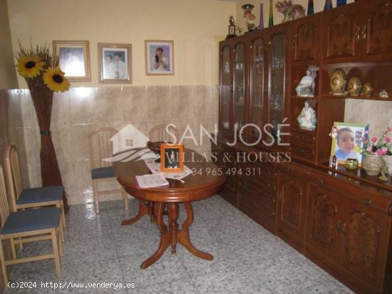 VENTA DE CASA EN MONFORTE DEL CID EN BUENA ZONA - ALICANTE