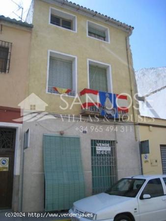 CASA EN ASPE PARA REFORMAR EN ZONA CENTRO - ALICANTE