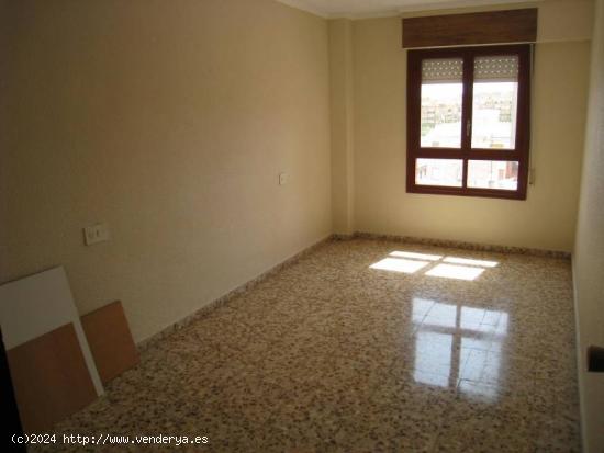 Se vende  piso en Aspe con ascensor. - ALICANTE