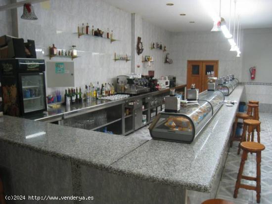 VENTA DE RESTAURANTE BAR  EN ASPE ALICANTE CON CLIENTELA Y EN FUNCIONAMIENTO - ALICANTE