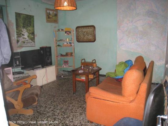 VENTA DE CASA EN PLENO CENTRO EN CALLE PEATONAL EN ASPE ALICANTE - ALICANTE