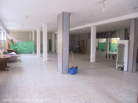 SE VENDE O ALQUILA LOCAL COMERCIAL - ALICANTE