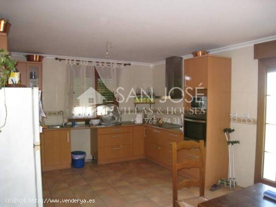 INMOBILIARIA SAN JOSE ESPLENDIDO CHALET DE LUJO EN ASPE - ALICANTE