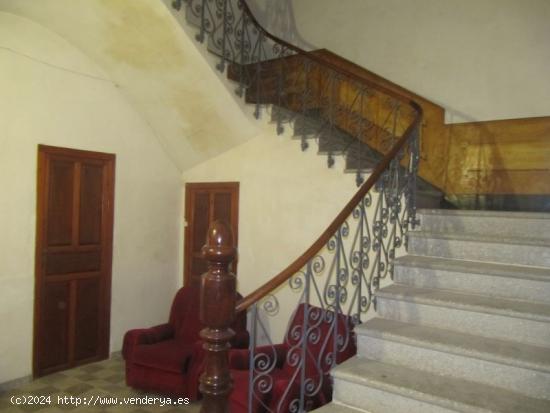 IMPRESIONANTE CASA ANTIGUA CON 5.000 METROS DE TERRENO - ALICANTE