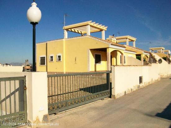 CHALET ADOSADO A ESTRENAR EN ORITO,ALICANTE - ALICANTE