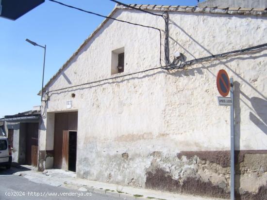 SE VENDE CASA ALMACEN EN PINOSO (ANTIGUA BODEGA) - ALICANTE