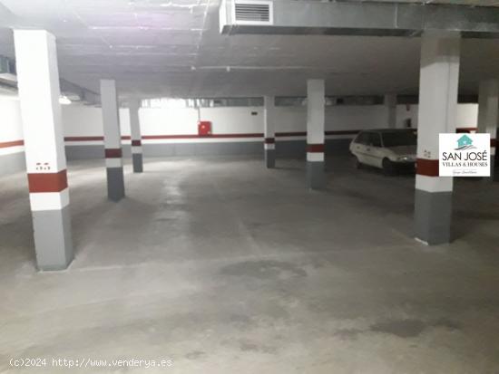 SE VENDE PLAZA DE GARAJE CON TRASTERO EN ASPE - ALICANTE