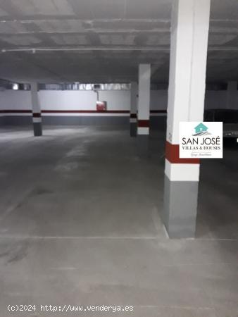 SE VENDE PLAZA DE GARAJE CON TRASTERO EN ASPE - ALICANTE