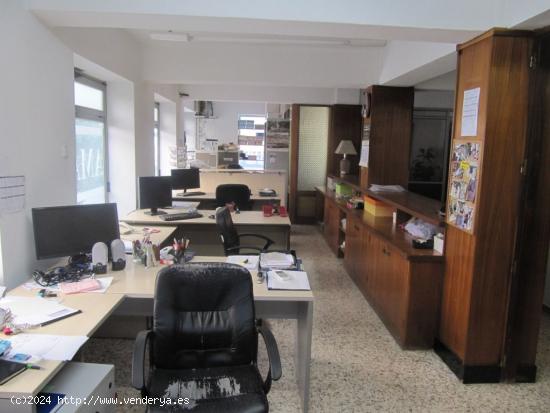 SE VENDE LOCAL COMERCIAL CON AMPLIAS OFICINAS EN ELDA (ALICANTE) - ALICANTE