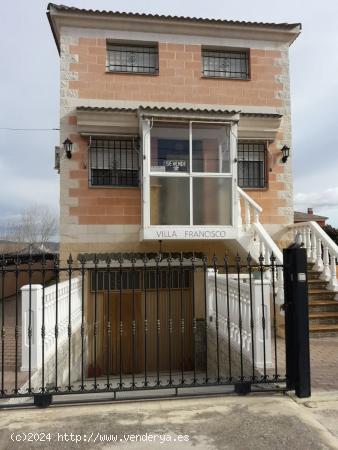 INMOBILIARIA SAN JOSE VENDE ESTUPENDA CASA EN LAS VIRTUDES EN VILLENA,ALICANTE - ALICANTE