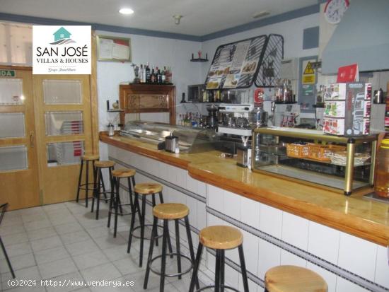 SE VENDE LOCAL COMERCIAL CON NEGOCIO EN PLENO FUNCIONAMIENTO EN NOVELDA(ALICANTE) - ALICANTE