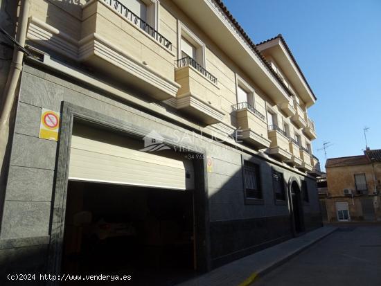 VENTA DE MAGNIFICA CASA EN NOVELDA ALICANTE - ALICANTE