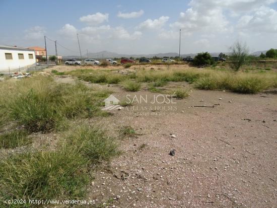 VENTA DE SOLAR INDUSTRIAL EN ASPE, ALICANTE EN BUENA ZONA Y MUY CERCA DEL PUEBLO - ALICANTE