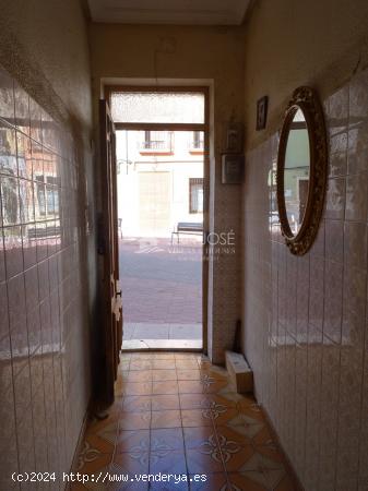 VENTA DE CASA PARA REFORMAR EN ASPE EN ZONA CENTRO MUY CERCA DE LA IGLESIA - ALICANTE