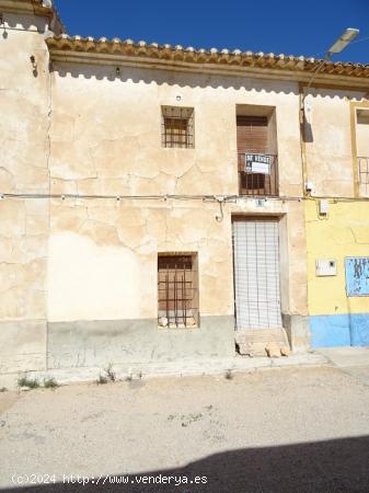  TRANQUILA PROPIEDAD DONDE MONTAR UNA CASA RURAL EN LA CANALOSA - ALICANTE 