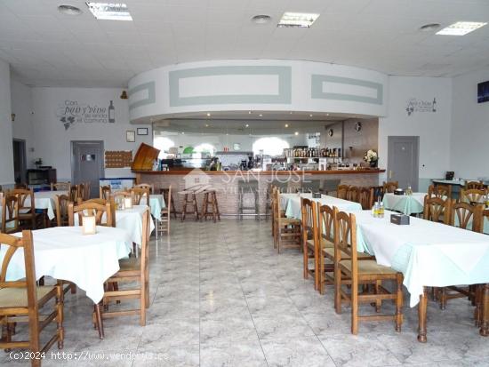 VENTA DE RESTAURANTE EN AGOST EN FUNCIONAMIENTO Y COMPLETAMENTE ACONDICIONADO PARA SU APERTURA - ALI