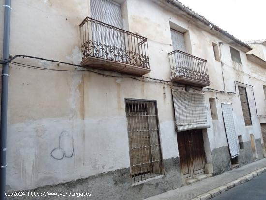 SE VENDE CASA PARA REFORMAR  EN EL CENTRO DE ASPE - ALICANTE