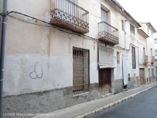 SE VENDE CASA PARA REFORMAR  EN EL CENTRO DE ASPE - ALICANTE