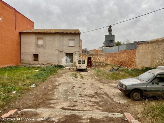 VENTA DE TERRENO INDUSTRIAL EN ASPE EN MUY BUENA ZONA CERCA DE PABELLÓN MUNICIPAL DE DEPORTES - ALI