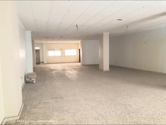 SE VENDE LOCAL COMERCIAL EN TORREVIEJA - ALICANTE