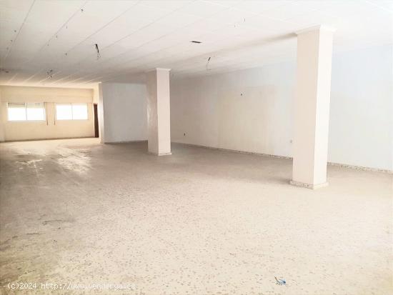 SE VENDE LOCAL COMERCIAL EN TORREVIEJA - ALICANTE