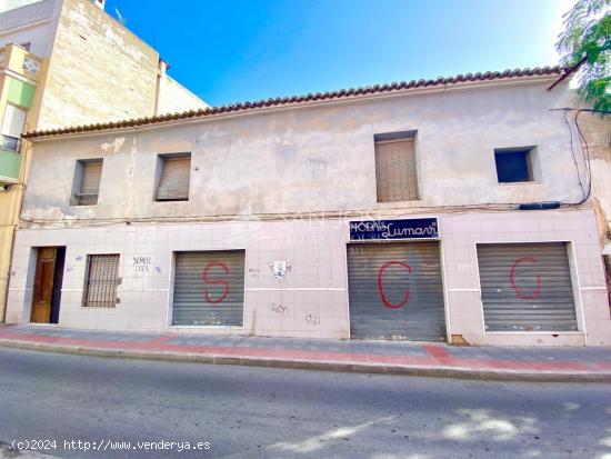 VENTA DE CASA SOLAR EN EL CENTRO DE ASPE - ALICANTE