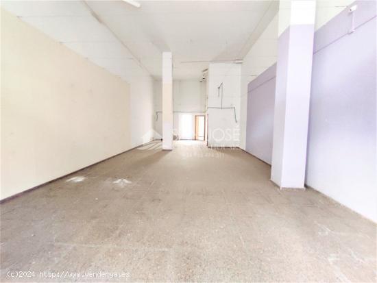 SE ALQUILA LOCAL COMERCIAL EN NOVELDA EN ZONA LA GARROBA (JUNTO A IBERMUTUAMUR) - ALICANTE