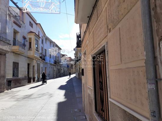 CASA DE PUEBLO MUY AMPLIA EN MONFORTE DEL CID, zona ayuntamiento - ALICANTE