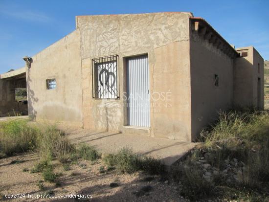 SE VENDE CASA DE CAMPO CON TERRENO EN ABANILLA (MURCIA)SPAIN - MURCIA