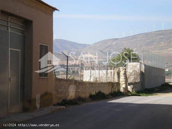 SOLAR EN VENTA EN CAUDETE, PARA CONSTRUIR - ALBACETE