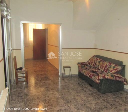 SE VENDE AMPLIA CASA EN EL CENTRO DE PINOSO (ALICANTE) SPAIN - ALICANTE