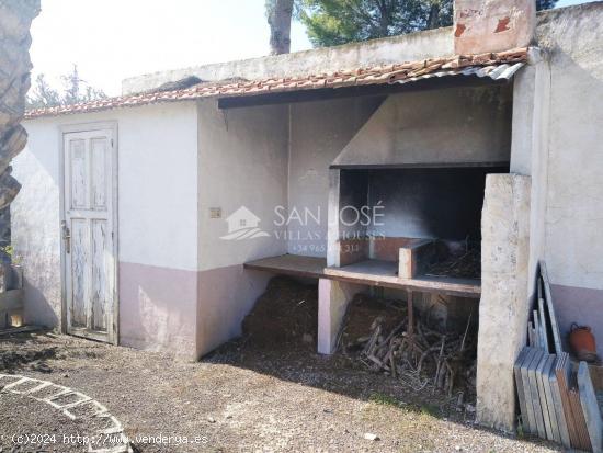 VENTA DE PARCELA CON CASA DE CAMPO EN CREVILLENTE - ALICANTE