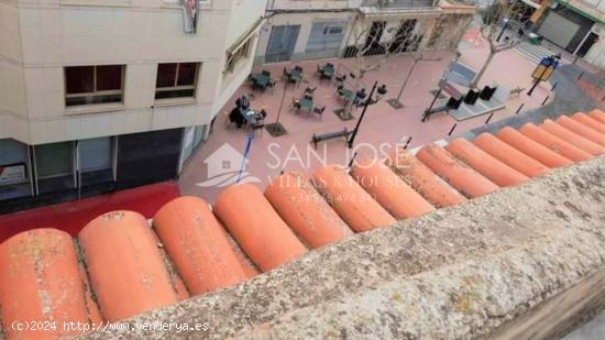 SE VENDE EDIFICIO PARA REFORMAR EN PLENO CENTRO, JUNTO A LA PLAZA DE ESPAÑA EN NOVELDA, ALICANTE - 