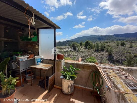 VENTA DE CASA EN CASAS DEL SEÑOR , CON MAGNIFICAS VISTAS A LA SIERRA - ALICANTE