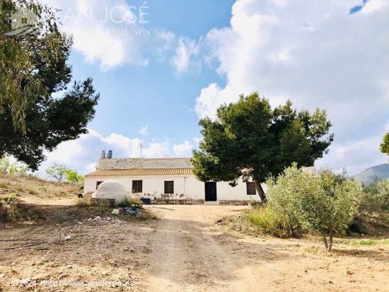  VENTA DE COTO DE CAZA CON CASA DE CAMPO EN PUERTO LUMBRERAS, MURCIA - MURCIA 