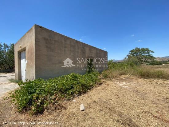 SE VENDE PARCELA RUSTICA EN 2 ESCRITURAS CON ALMACEN AGRICOLA EN ASPE - ALICANTE