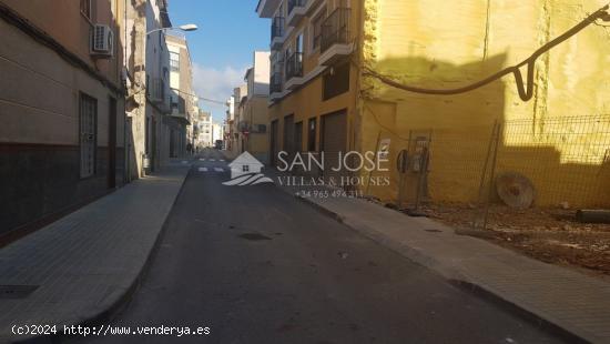 SE VENDE SOLAR EN NOVELDA - ALICANTE