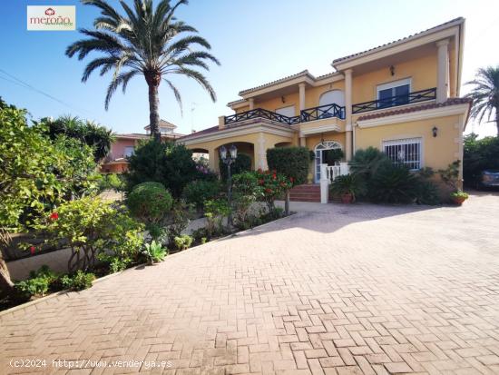  EXCELENTE CHALET EN CIUDAD JARDIN - ALICANTE 