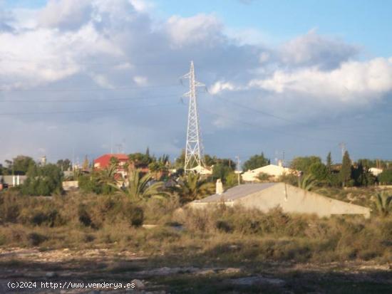 Se Vende en Peña las aguilas - ALICANTE