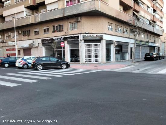 SE ALQUILA, SE VENDE O SE ALQUILA CON OPCIÓN COMPRA LOCAL COMERCIAL EN ELCHE ZONA PLAZA CREVILLENTE