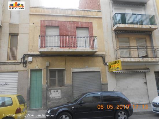  SE VENDE SOLAR EN ZONA PLAZA DE CREVILLENTE - ALICANTE 