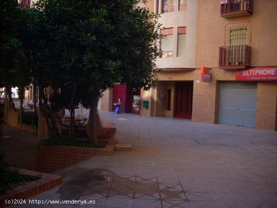 SE VENDE O ALQUILA LOCAL COMERCIAL , ZONA MUY TRANSITADA - ALICANTE