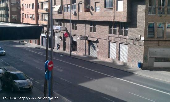 PISO EN MUY BUENA ZONA REFORMADO CON TODOS LOS SERVICIOS A MANO - ALICANTE