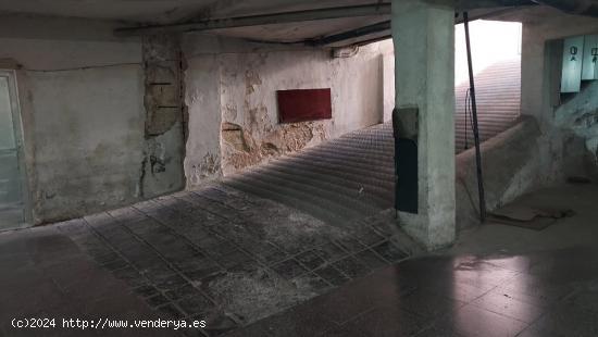 Garaje grande en el centro pegada a plaza de toros - ALICANTE