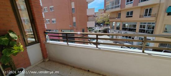  SE VENDE PISO /JUNTO HOSPITAL/ASCENSOR/GARAJE/LISTO PARA VIVIR - ALICANTE 