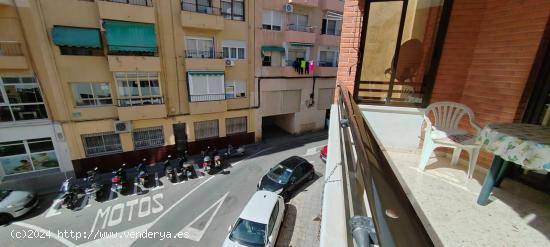 SE VENDE PISO /JUNTO HOSPITAL/ASCENSOR/GARAJE/LISTO PARA VIVIR - ALICANTE