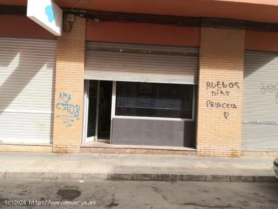 SE VENDE LOCAL COMERCIAL CON SALIDA DE HUMOS PARA MONTAR CUALQUIER NEGOCIO - ALICANTE