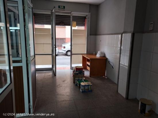 SE VENDE LOCAL BIEN UBICACO CON CÁMARAS FRIGORÍFICAS - ALICANTE